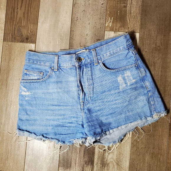 Forever 21 Distressed Jean Shorts Medium Wash Size 25 - Picture 1 of 12